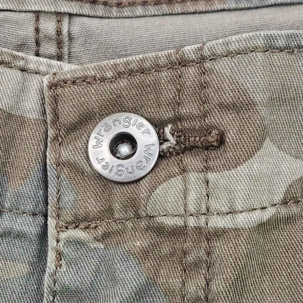 Wrangler Cargo Pants Men's 38x30 Green Camo Twill Tapered Utility Outdoor Work